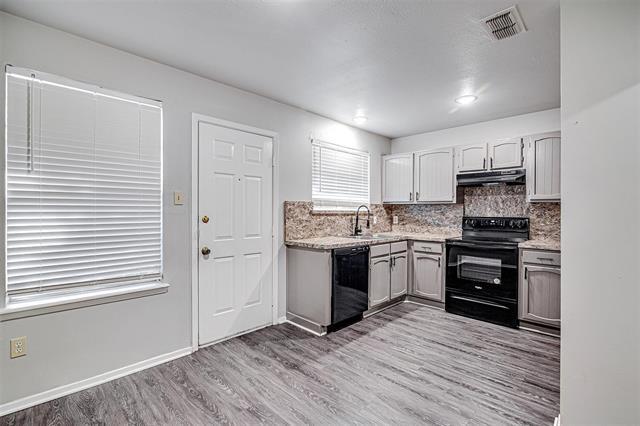 Building Photo - 1403 Courtney Pl