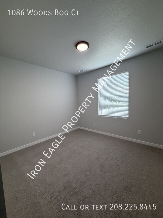 Building Photo - 1086 Woods Bog Ct
