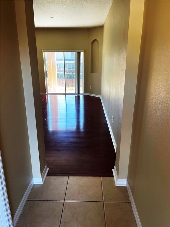 Building Photo - 2520 Retreat View Cir