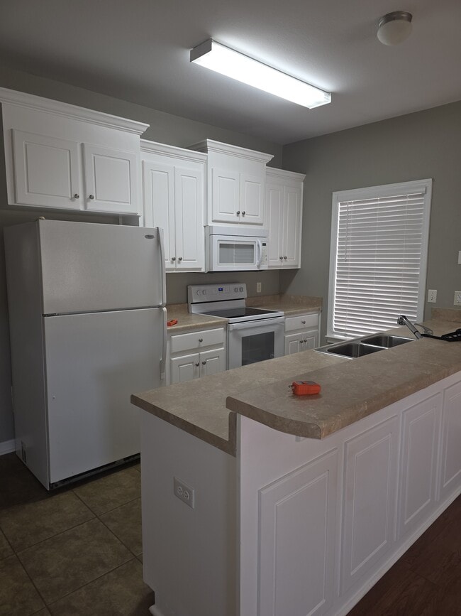 Building Photo - 108 Hidden Sunset Dr