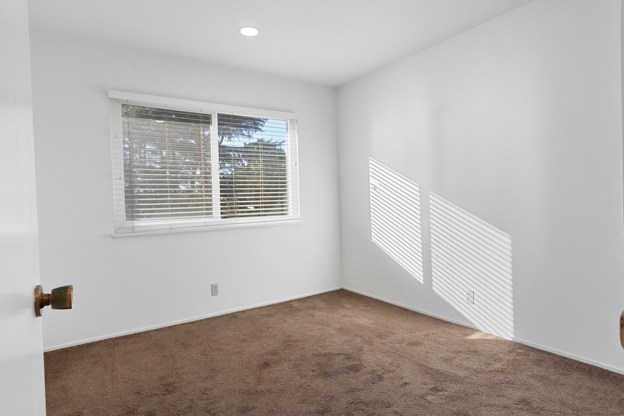 Building Photo - 503 27th St