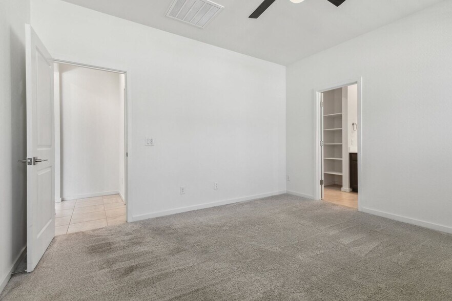 Building Photo - 18666 Puget Ave