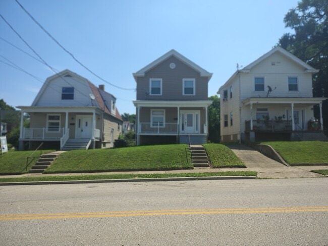 Building Photo - 3552 Woodburn Ave