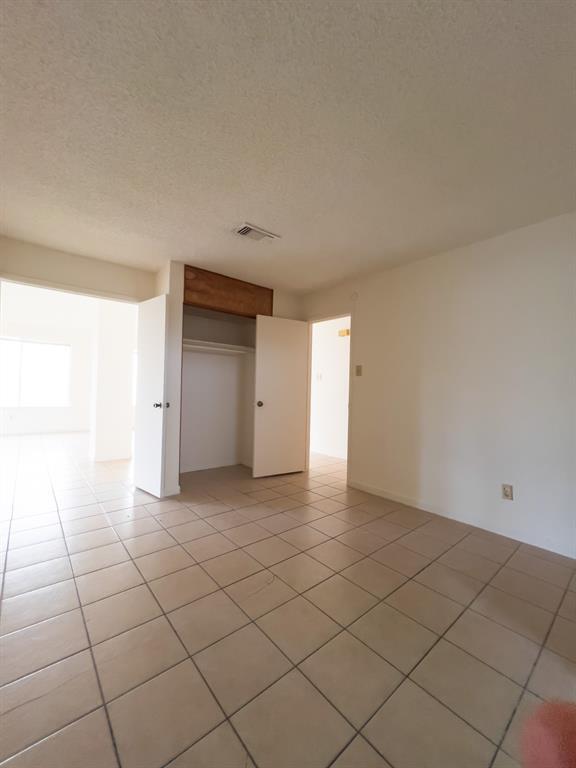 Building Photo - 2803 Meadowgrass Ln