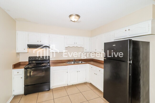 Building Photo - 4776 Stoney Hill Dr