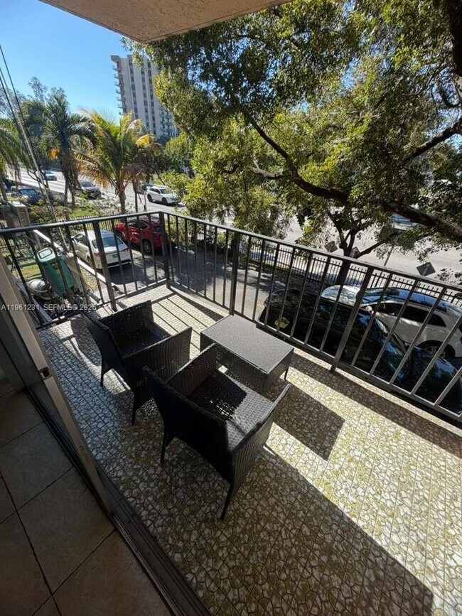 Building Photo - 1465 NE 123rd St