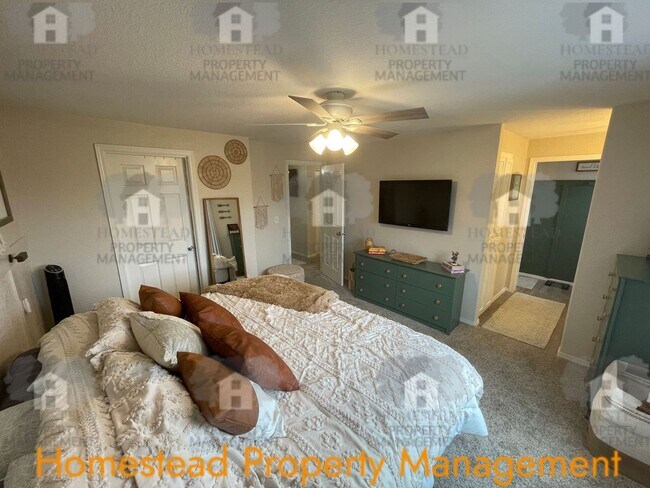 Building Photo - OUTSTANDING SOUTH SALEM LOCATION! HOME WITH A VIEW!