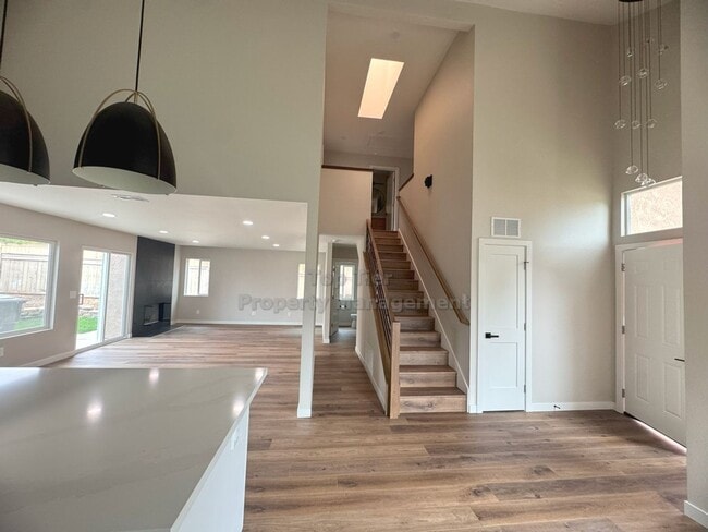 Building Photo - Fully Remodeled 3-Bedroom, 2.5 Bath Home i...