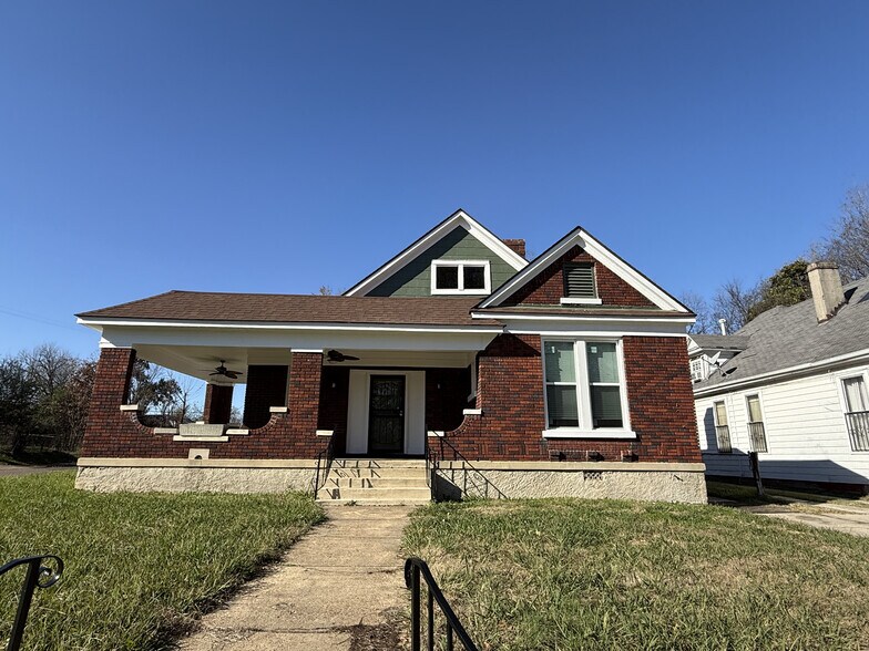 Building Photo - 1371 Ridgeway St