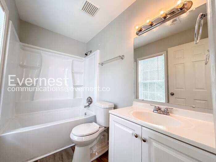 Building Photo - 687 S Evelyn Pl NW