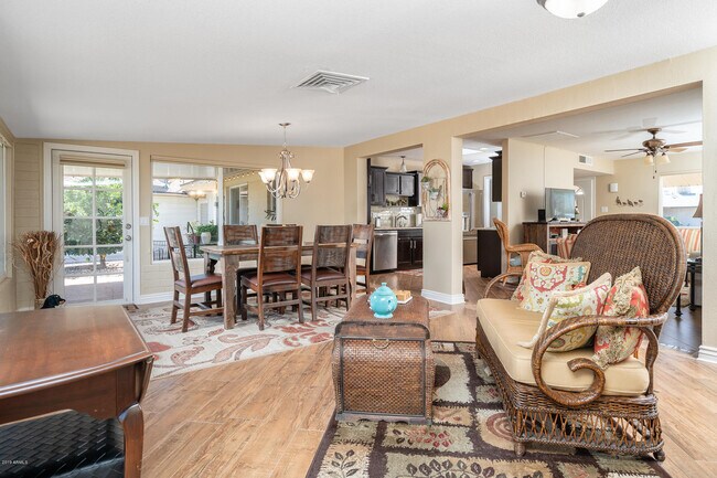 Building Photo - 12477 N Augusta Dr