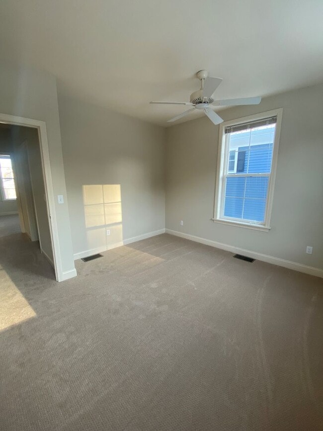 Building Photo - 243 Bayberry Cir