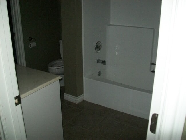 Building Photo - Large 2 Bed 2 Bath In Chula Vista