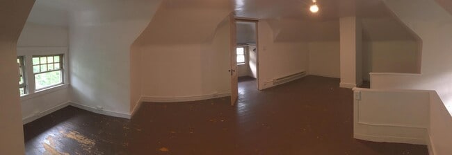 Building Photo - 2280 Grandview Ave