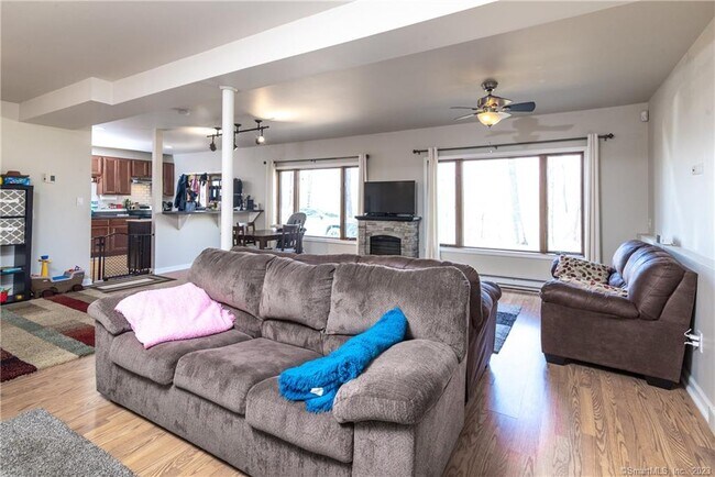 Building Photo - 56 S Rd