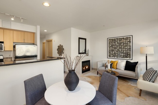 Building Photo - Beautiful Studio Condo by Gasworks Park