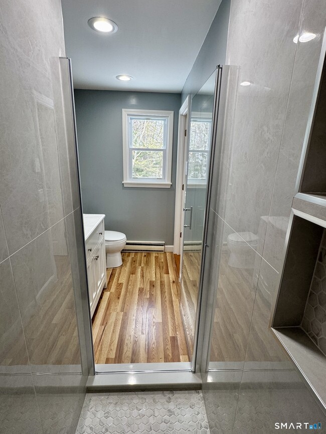 Building Photo - 10 Longview Ln