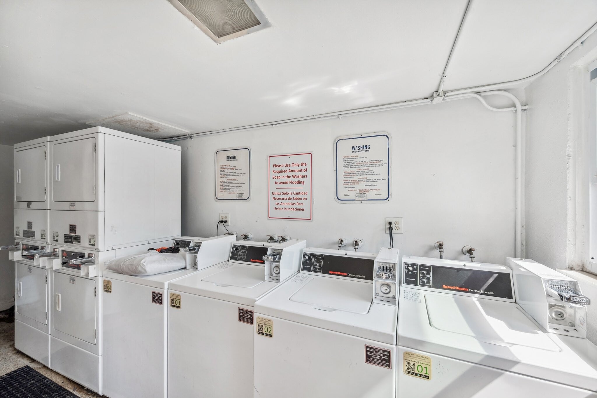 Building Photo - 2 N Fernwood Ave