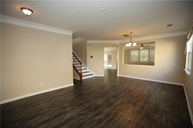 Building Photo - 173 Parkmont Ct