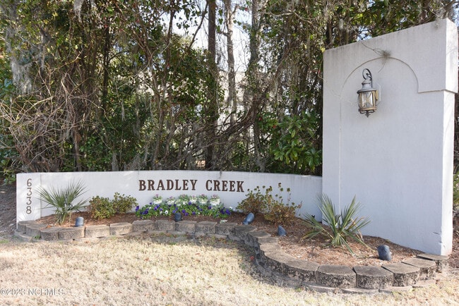 Building Photo - 6338 Oleander Dr