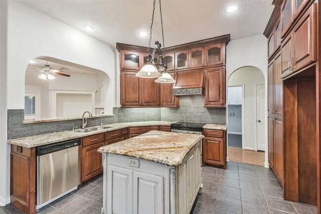 Building Photo - 20942 Wind Field Ln