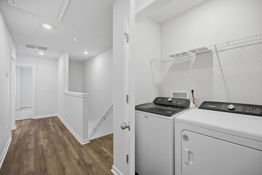 2nd floor Washer/dryer - 6668 Lemon Ln