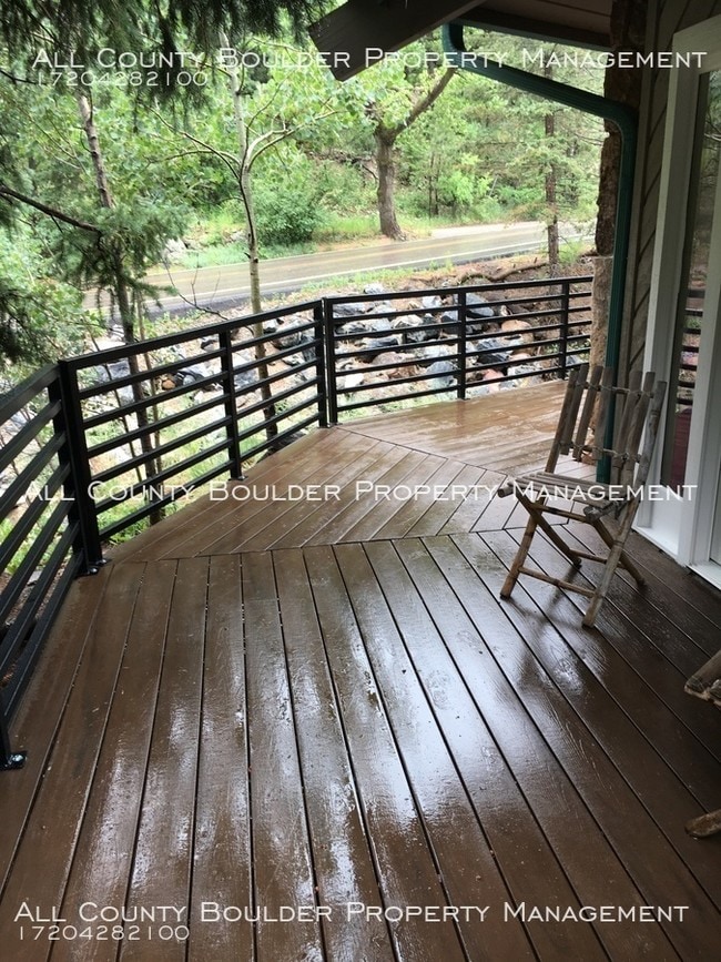 Building Photo - Renovated Lefthand Canyon Home