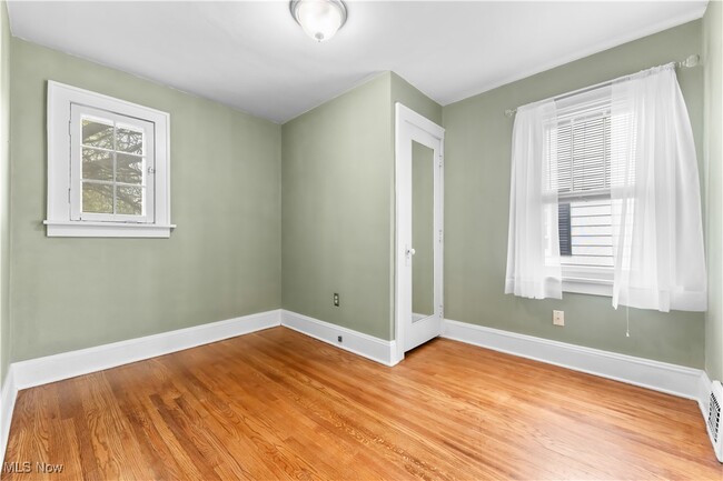 Building Photo - 2580 Whitelaw St