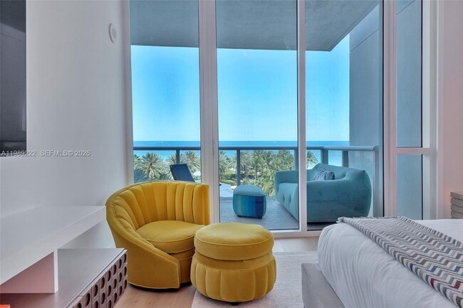 Building Photo - 100 South Pointe Dr