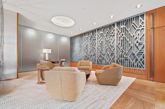 Building Photo - 77 HUDSON St