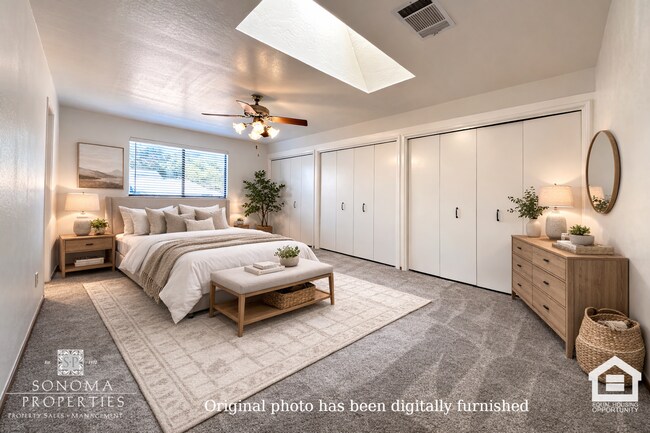 Building Photo - Spacious 4+BD/3BA Two-Story Home with Expansive Yard