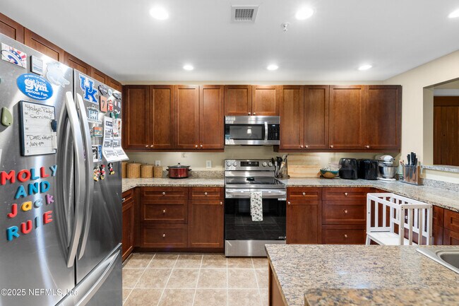 Building Photo - 945 Registry Blvd