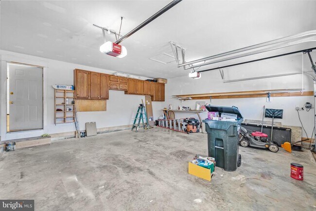 Building Photo - 46564 Hampshire Station Dr