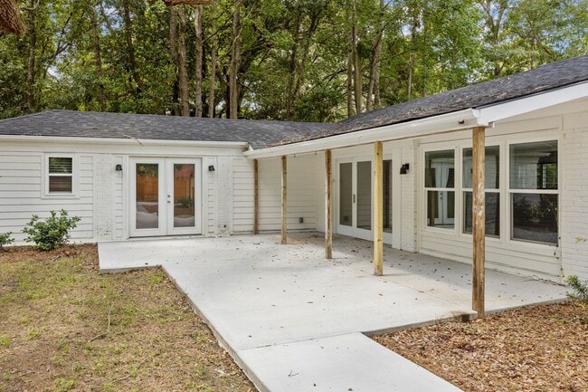 Building Photo - Impeccably Renovated Brick Ranch on James ...