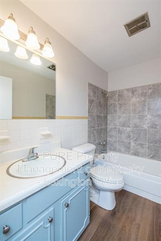 Building Photo - 459 Sycamore Court