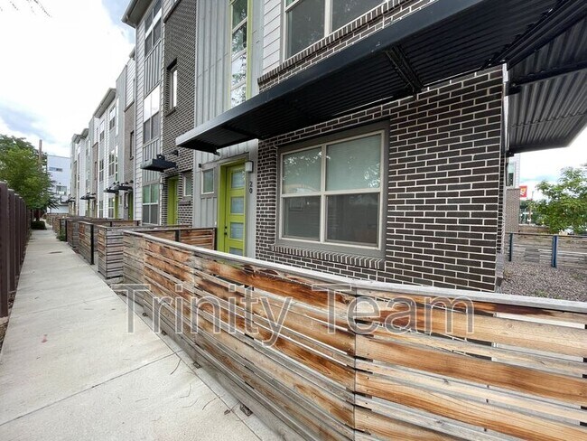 Building Photo - 4100 E Iliff Ave
