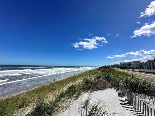 Building Photo - 220 S 26th St