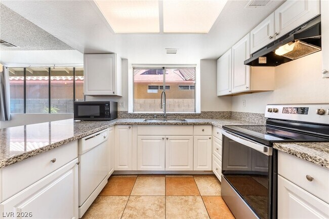 Building Photo - 2655 Par 4 Ln