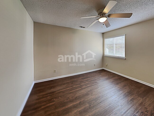 Building Photo - 9319 Cedar River Rd