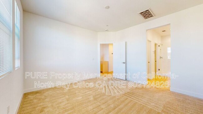 Building Photo - 221 Gambrel Cir