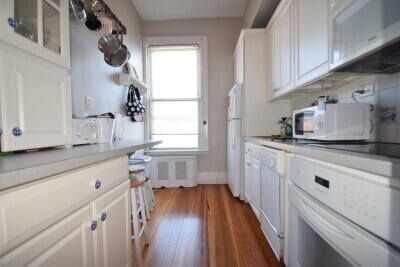 Building Photo - 554 E 4th St