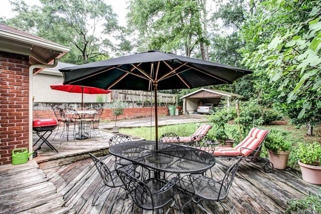 Building Photo - 162 Peachtree Hills Ave NE