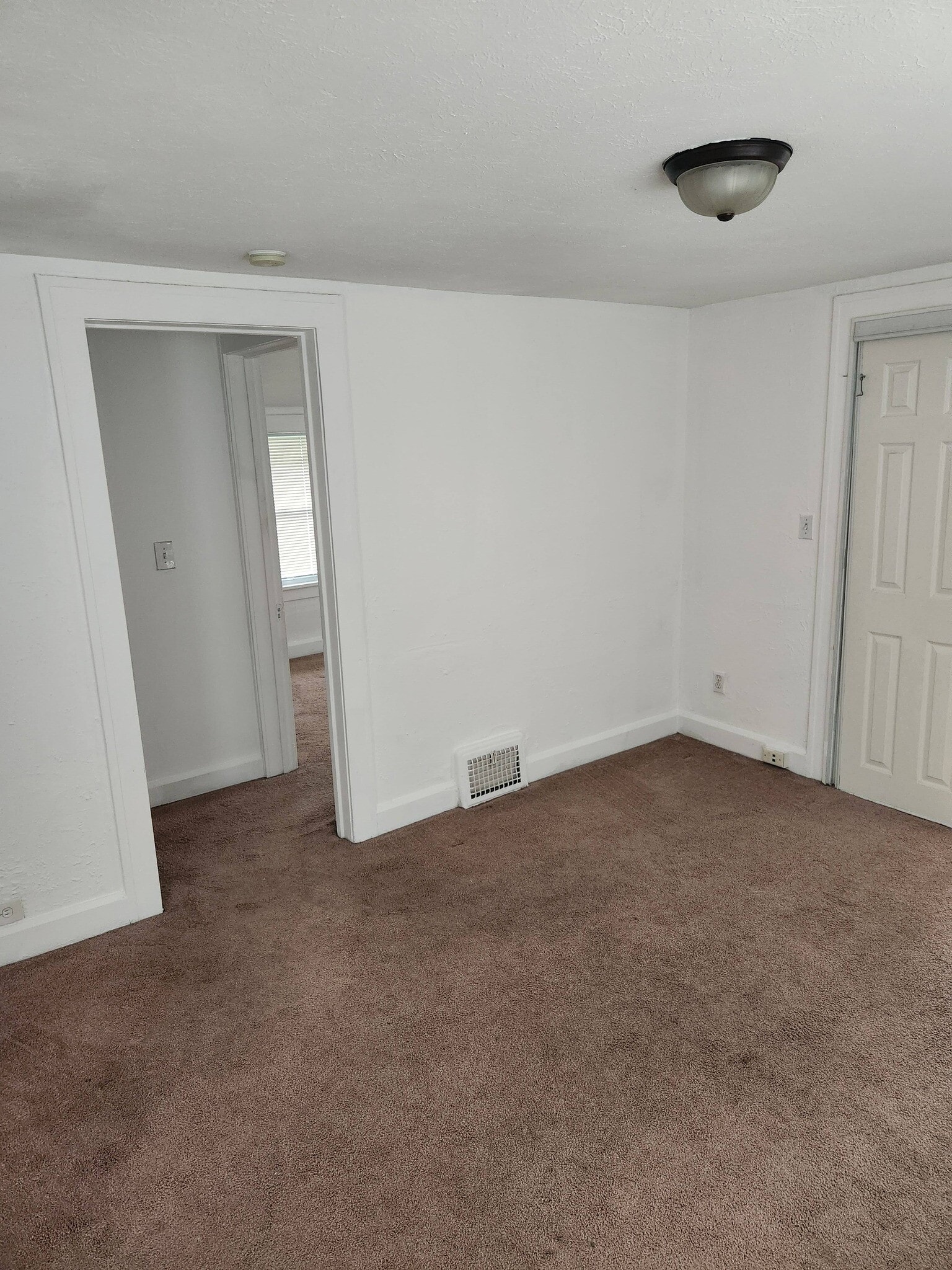 Building Photo - 23246 Alexander Rd