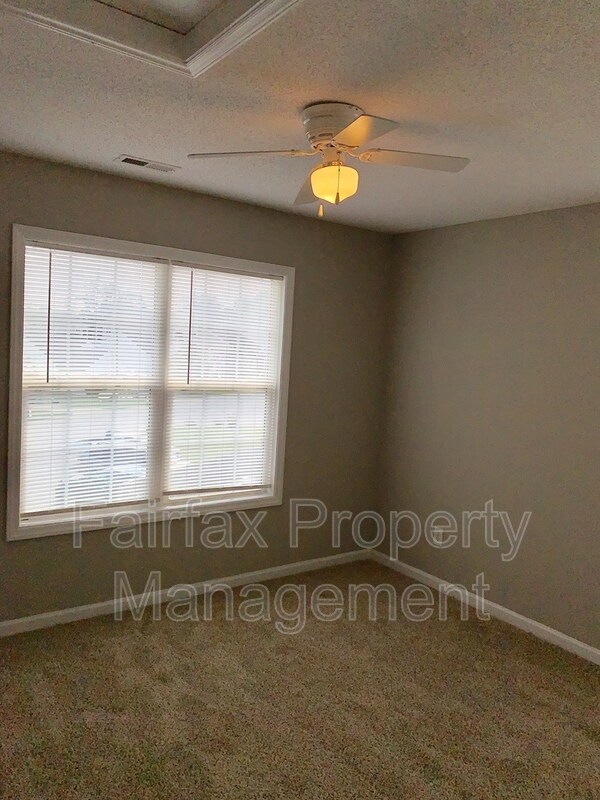 Building Photo - 2508 Lilymount Dr
