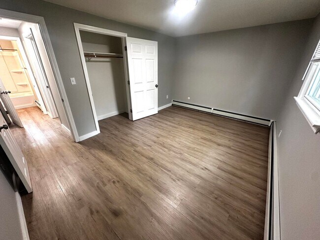 Building Photo - 9 Emerald Dr