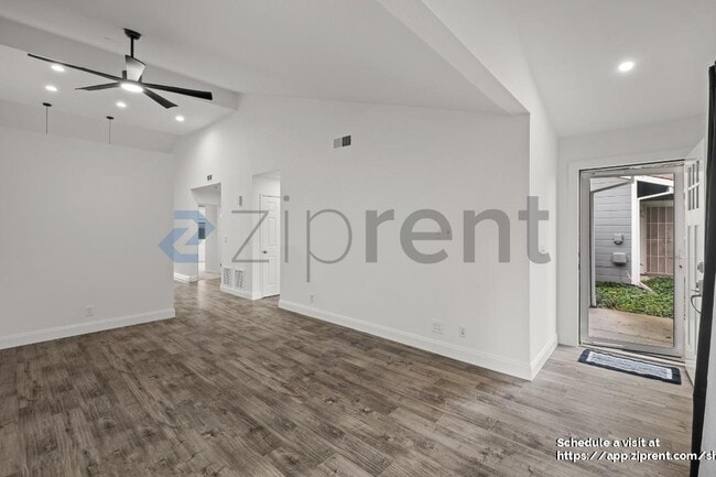 Building Photo - 106 Village Ct