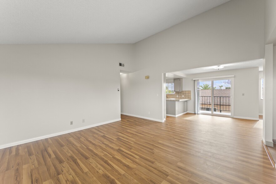 Building Photo - 4440 167th St