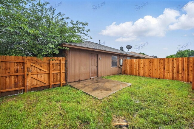 Building Photo - 6708 S Creek Dr
