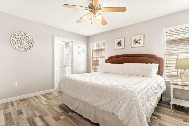 Building Photo - 75 Secret Harbor Dr