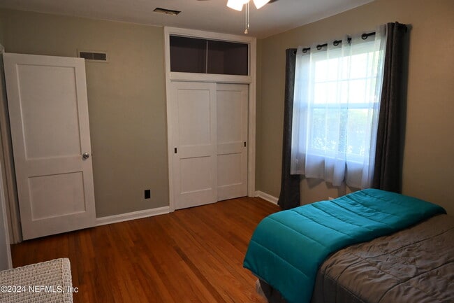 Building Photo - 5054 Pirates Cove Rd